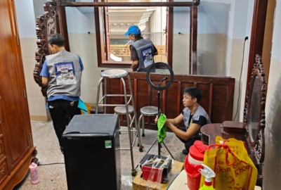Cuối tuần với công trình vệ sinh trụ sở công an đường Ký Con - Quận 1 - TPHCM